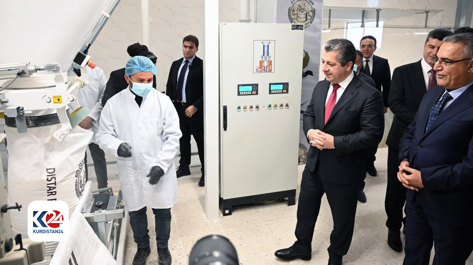 مەسرور بارزانی بەردی بناغەی بۆ دوو پڕۆژە لە زاخۆ دانا و کارگەیەکی لە دهۆک کردەوە